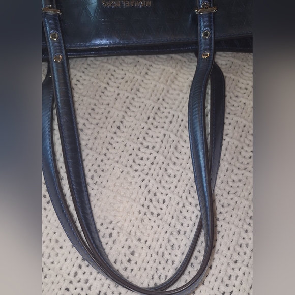 Michael Kors Voyager metallic blue Embossed Leather Large Tote - Picture 8 of 15